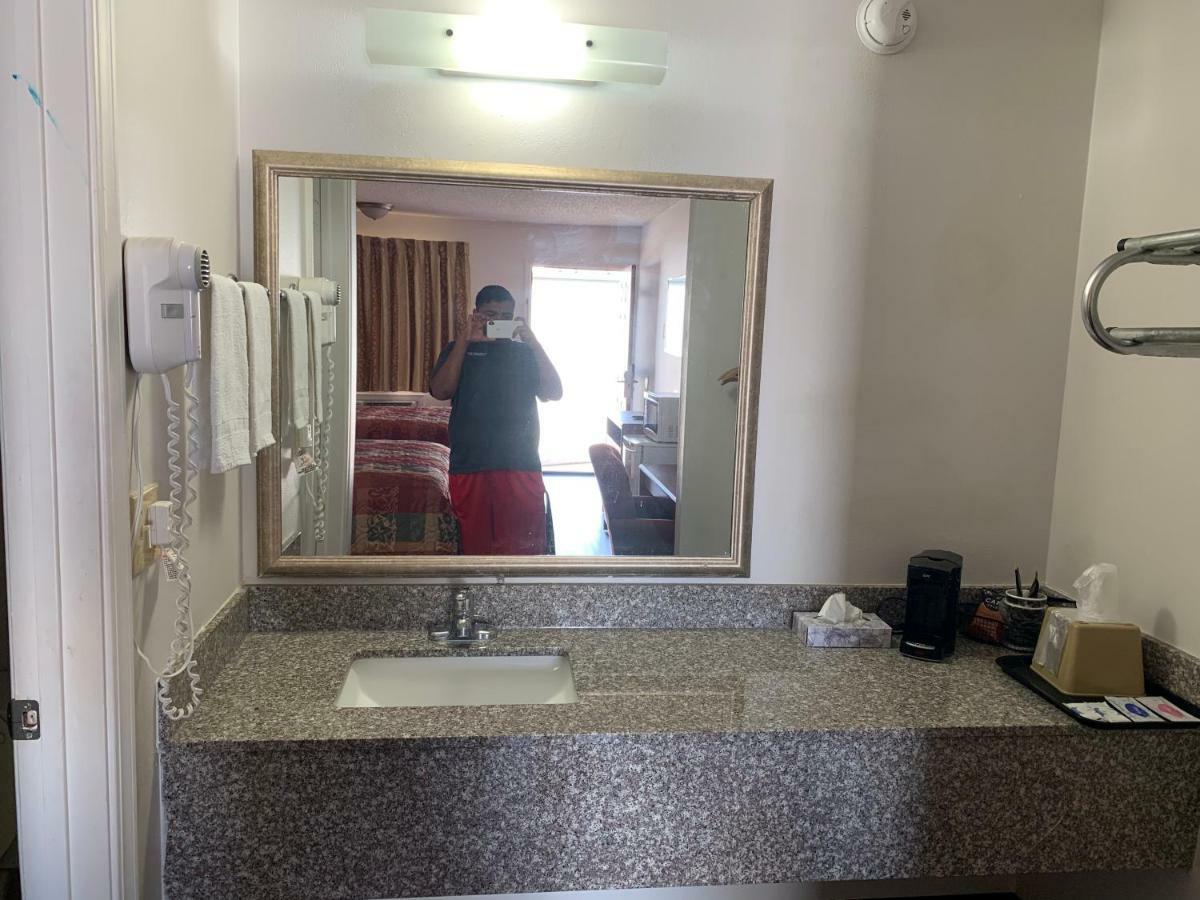 Economy Inn Springdale Esterno foto